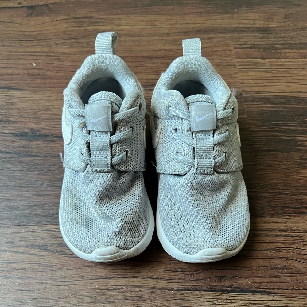 Nike Rosche Run toddler 5c